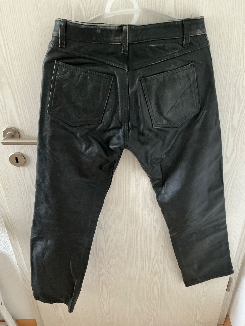 Pantaloni: Pantalon en cuir Vintage – Usato da Safnern venduto da Dufferin70 1