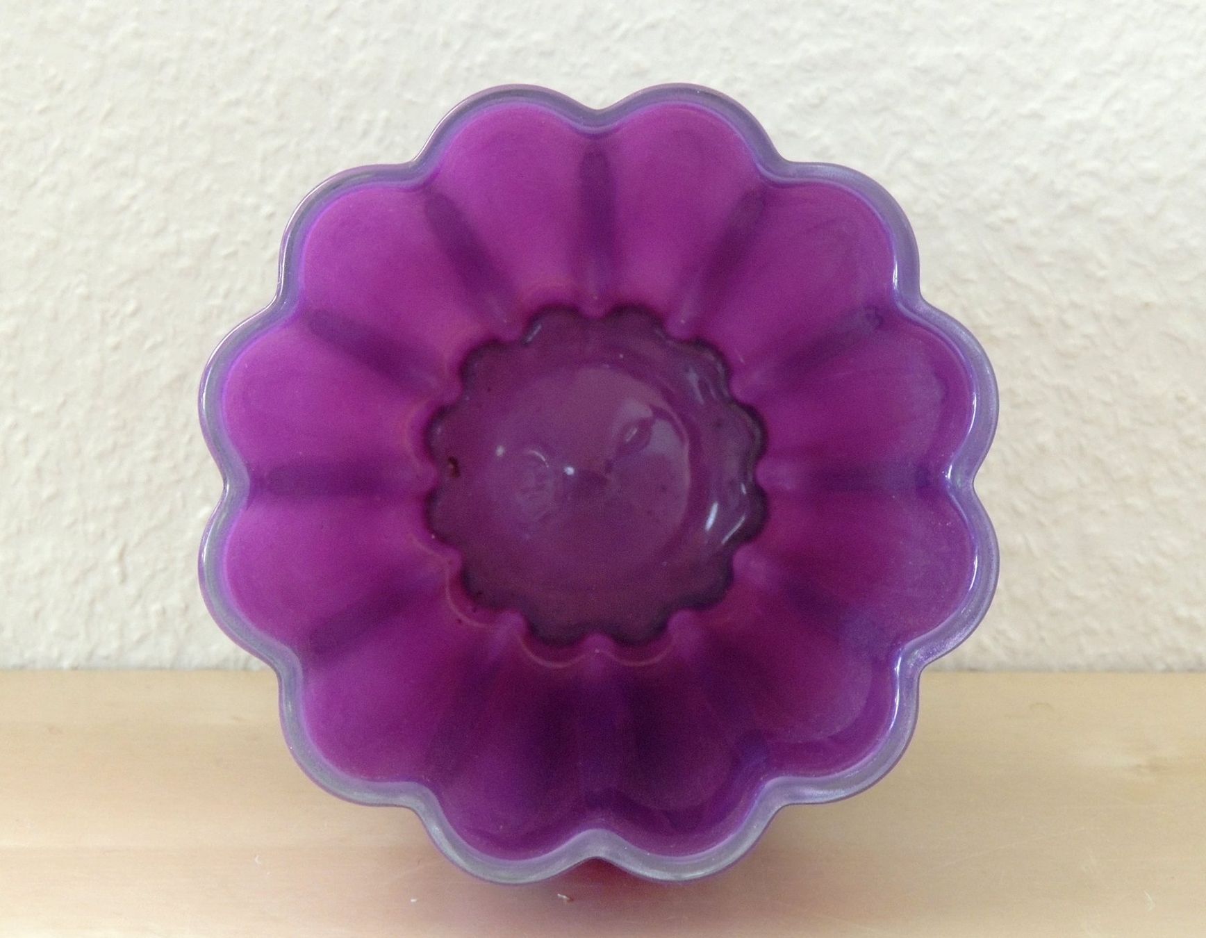 Vasi & Recipienti: Vase cannelé en verre violet – Usato da La Chaux-de-Fonds venduto da ben2300 4