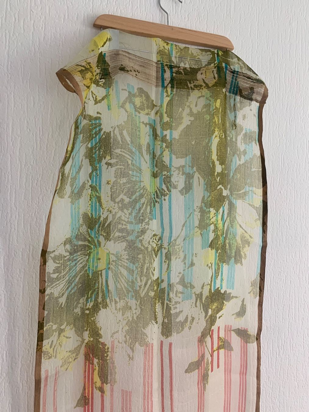 Foulard & Sciarpe: Foulard en soie neuf ! – Nuovo (secondo la descrizione) da Lausanne venduto da Xiaoxi 6