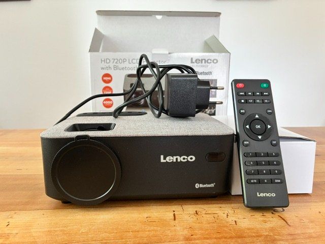 Lenco Proiettori: Lenco Beamer -  Lenco LPJ-700BKGY – Usato da Zürich venduto da EduardErne