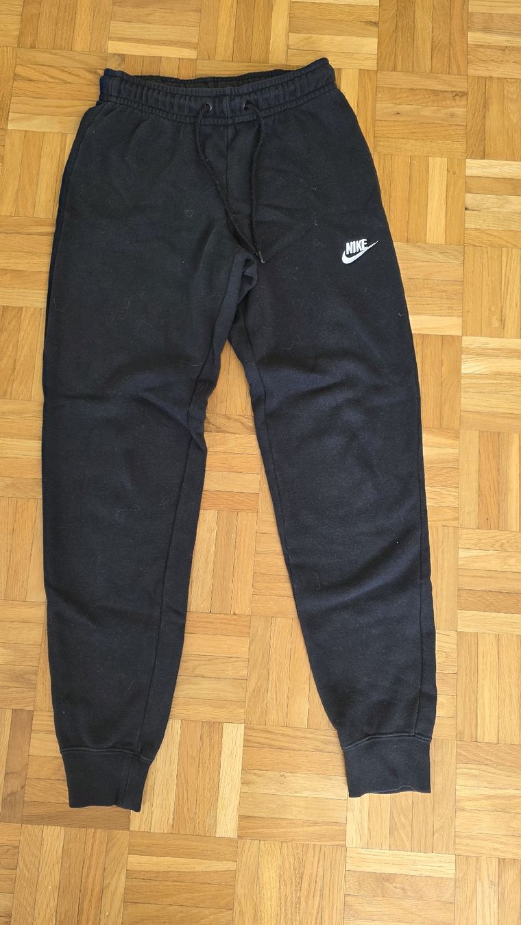 Pantaloni: pantalon nike – Usato da Fontainemelon venduto da ale_b865