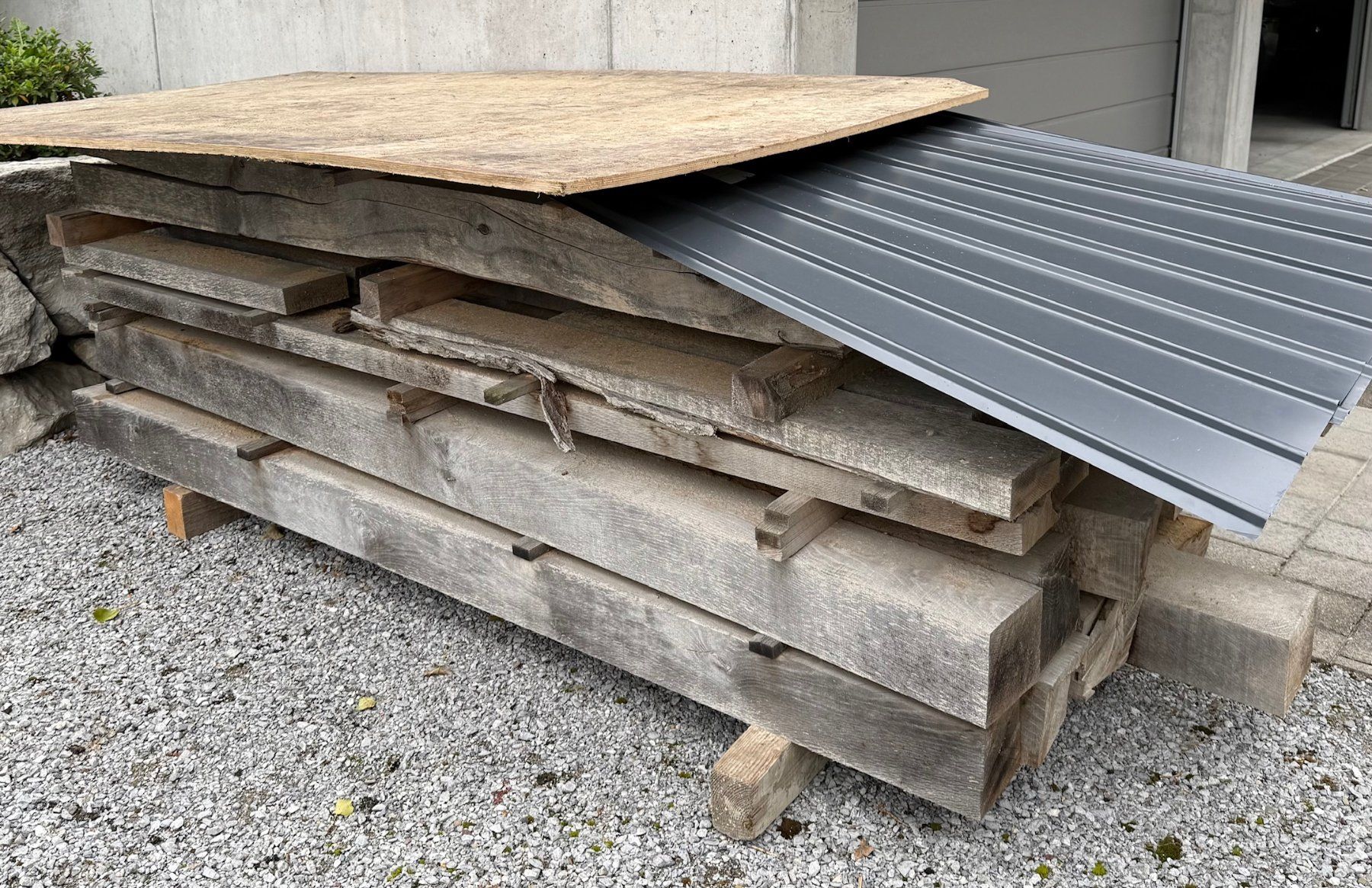 Articoli in legno: Eichenholz / Kirschbaum / Balken / Bohlen / Eiche sägeroh – Nuovo (secondo la descrizione) da Lenggenwil venduto da equus01