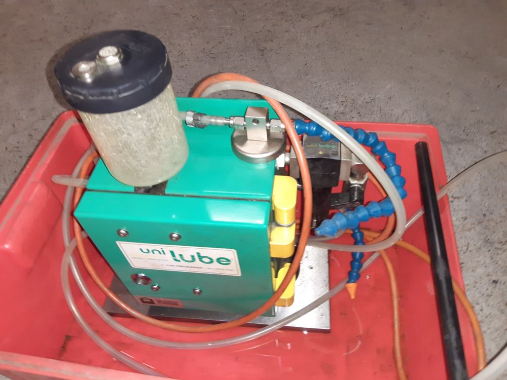 Minimalmengenschmierung UNILUBE für die CNC Metallbearbeit. (Gebraucht ...