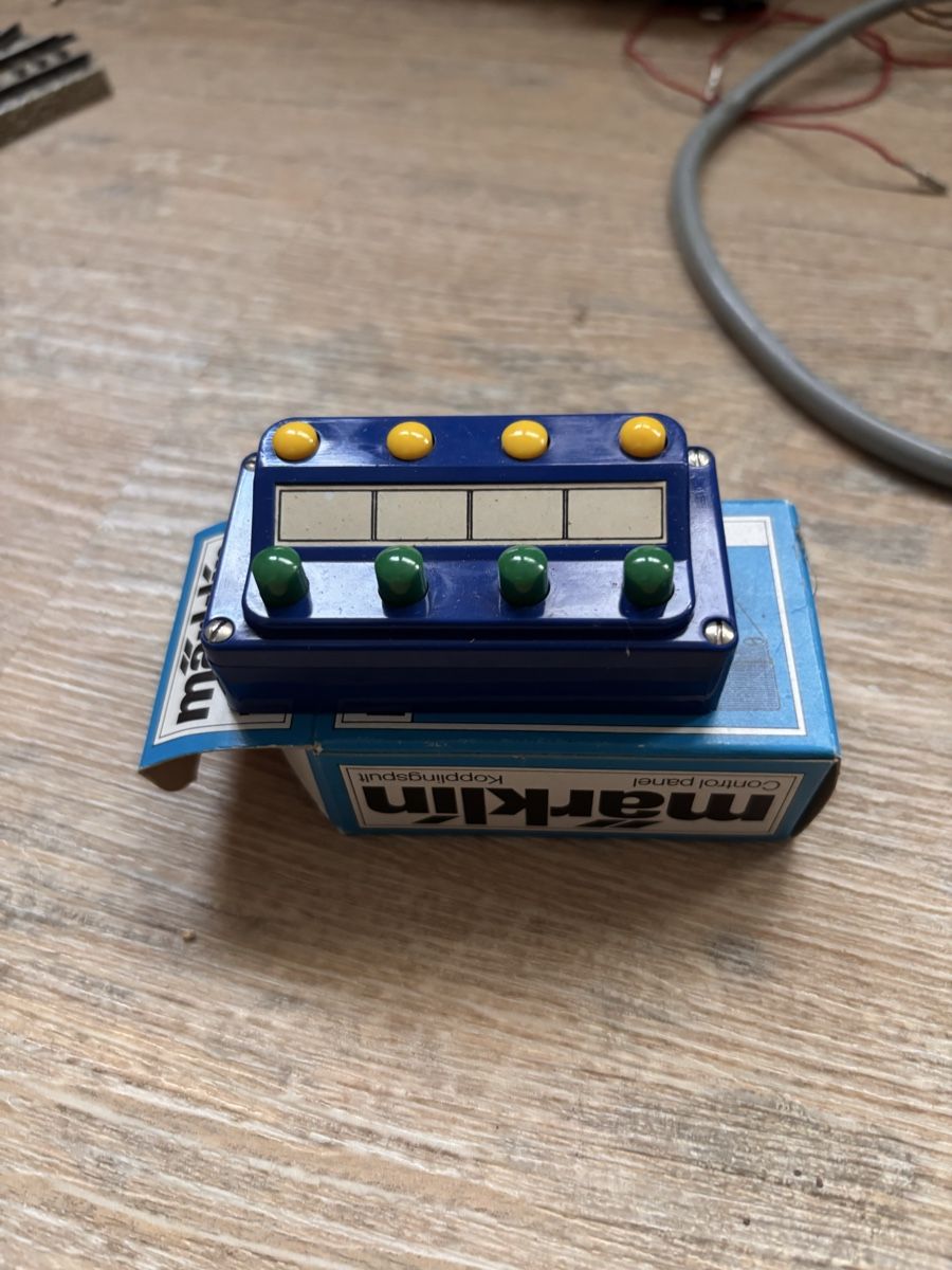 Märklin Modellini di ferrovie: Märklin Schaltpult 7211 mit Originalverpackung gut – Usato da Egg bei Zürich venduto da Fylanblau 2