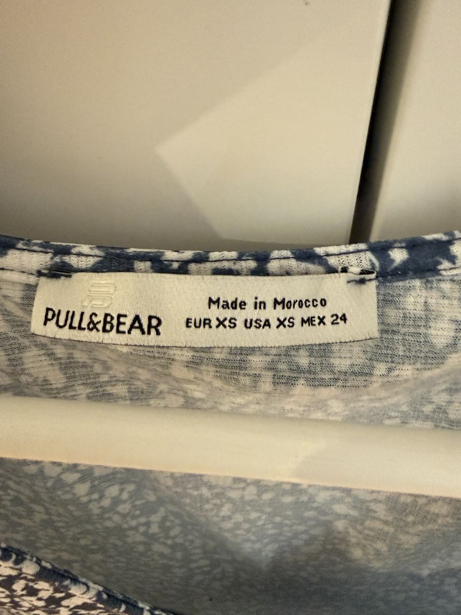 Pull&Bear Vestiti: PULL&BEAR Kleid blau weiss geblümt XS – Usato da Zürich venduto da FionaLuzia 1