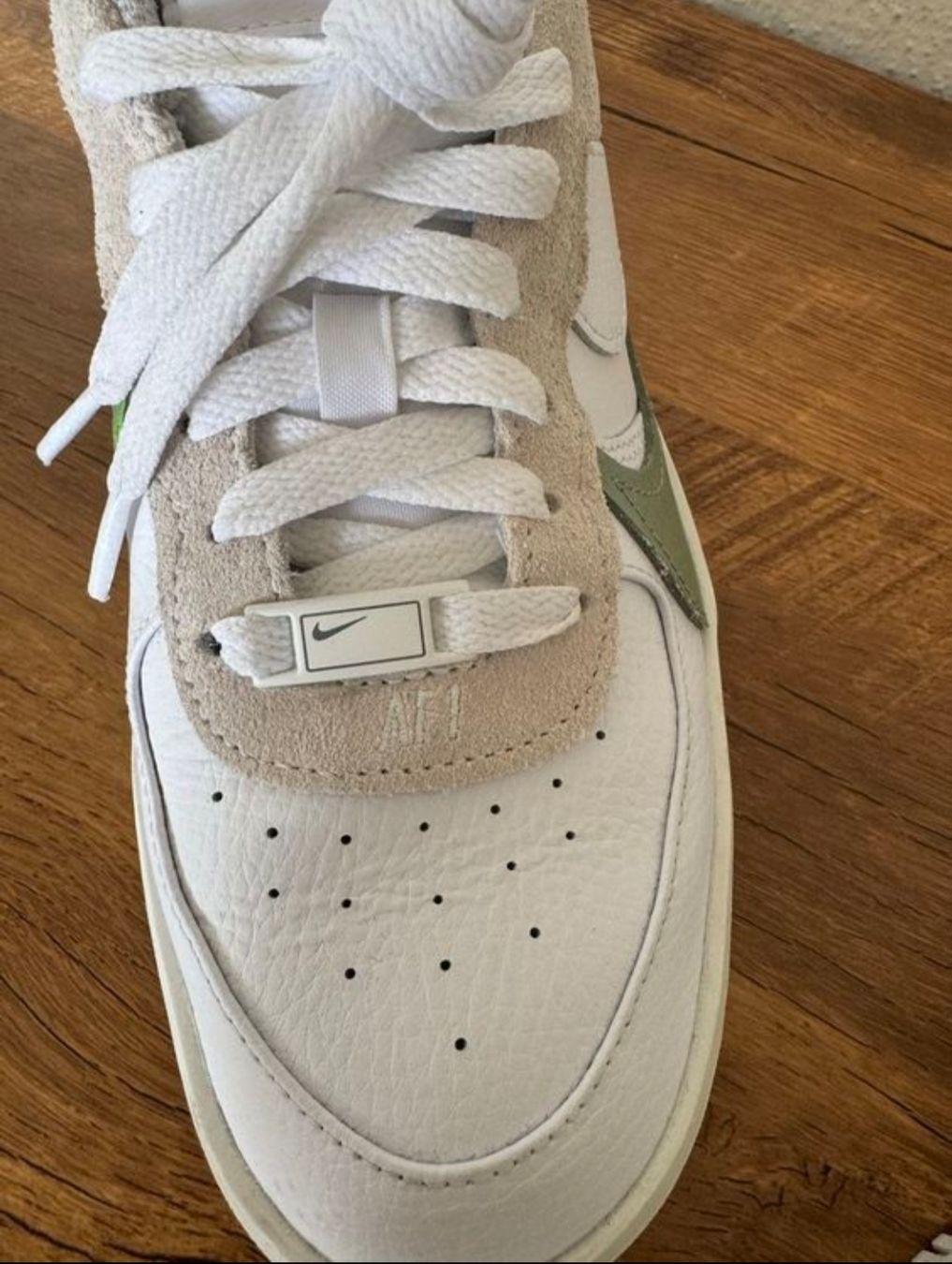 Nike Scarpe da donna: Baskets Nike Air Force 1 blanc vert taille 39 – Nuovo (secondo la descrizione) da Biel/Bienne venduto da Edi5Roli3 3