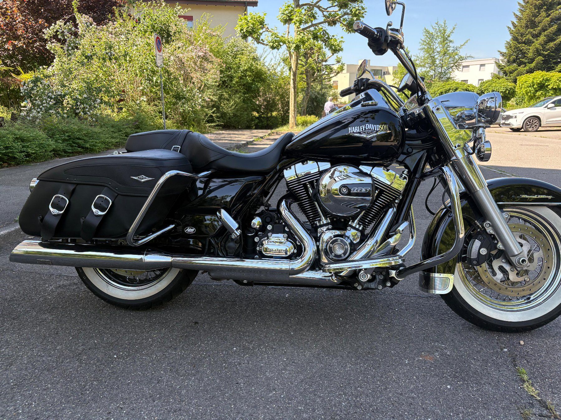 Harley-Davidson Touring: Harley Road King 103 / Jg. 2016 – Usato da Rütihof venduto da johndeer177
