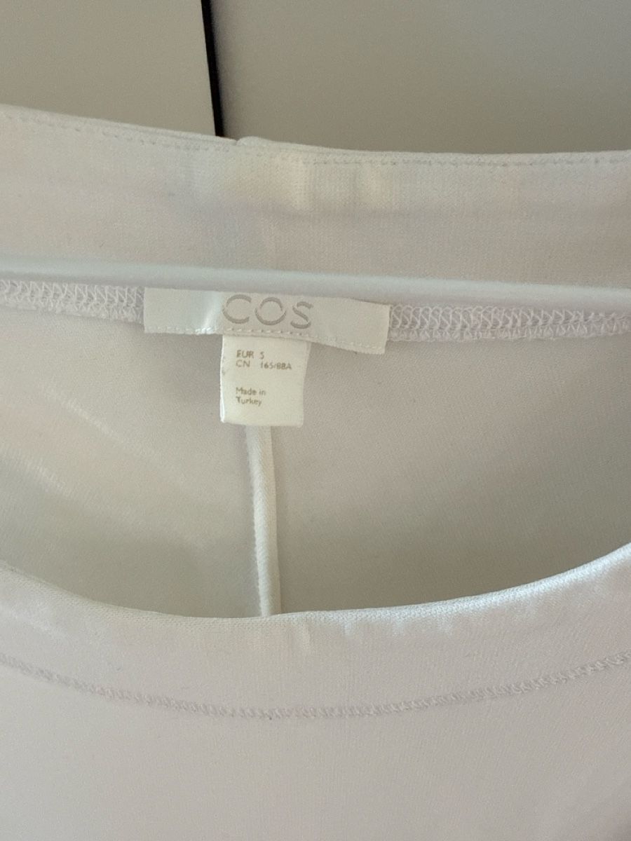 Cos Robes: COS Kleid weiss Grösse S – D'occasion à Basel par selinalivia 1