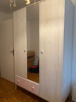 Kleiderschrank