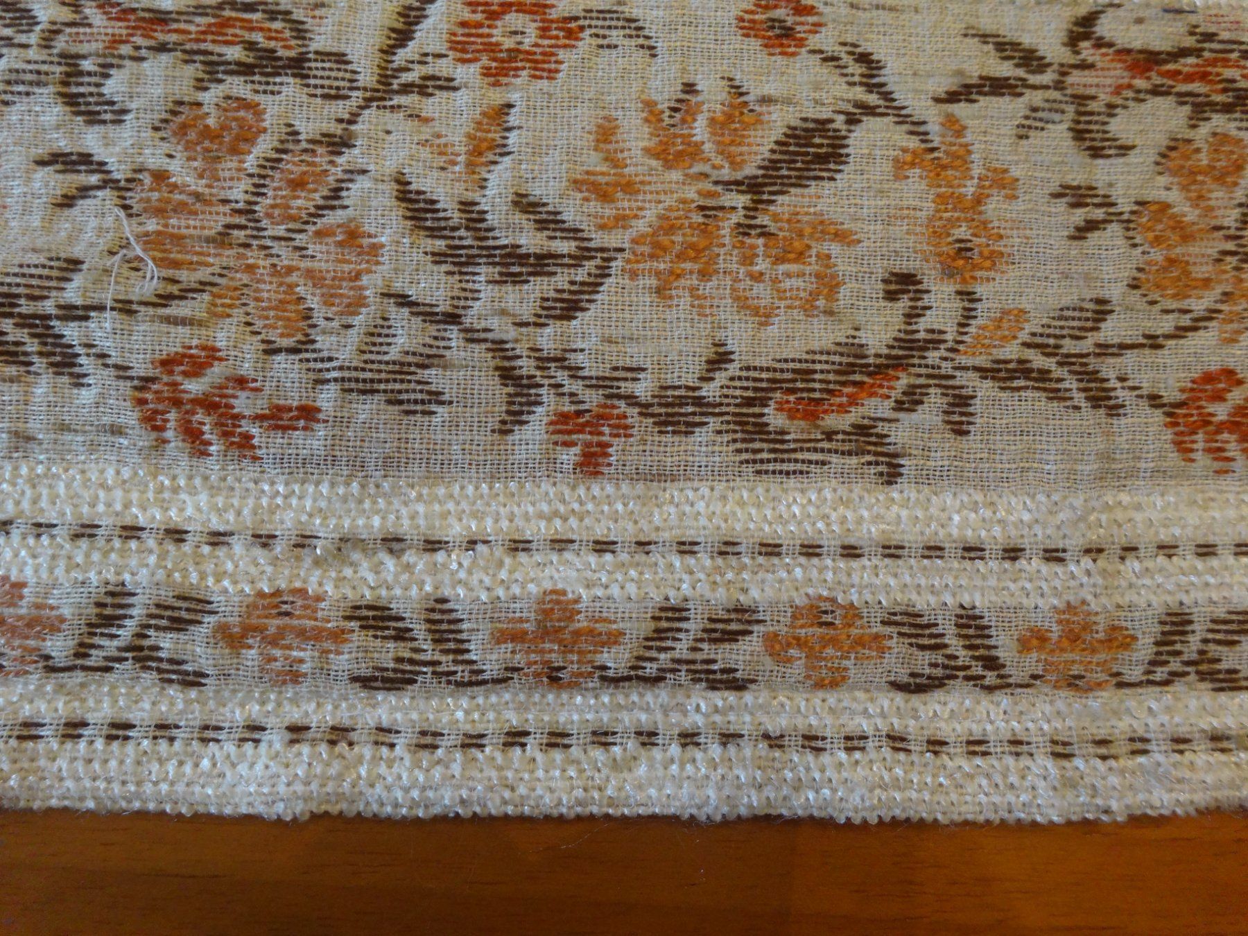 Toutes les décorations: Nappe brillante en coton – Neuf avec emballage d'origine à Biel/Bienne par milamila02 1