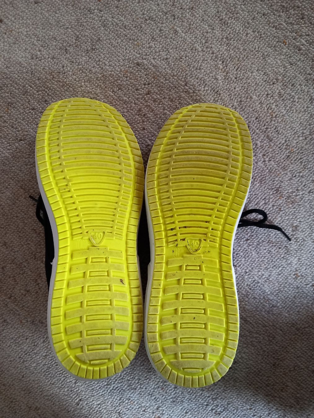 Scarpe da donna: Damenschuhe/Sneakers – Usato da Winterberg ZH venduto da baduu 1
