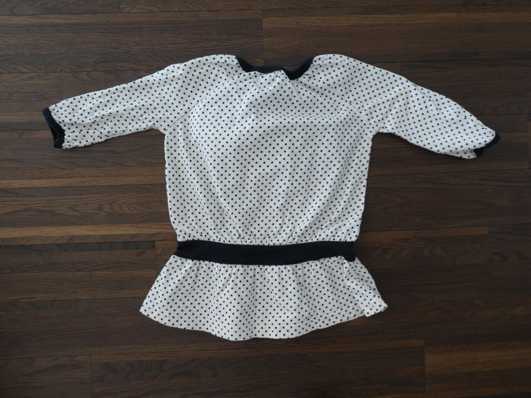 Kleider & Röcke: Süsses Langarmkleid Marks & Spencer Punkte Gr. 72 - 803039 – Gebraucht aus Küssnacht am Rigi von Good4Deckeli 1
