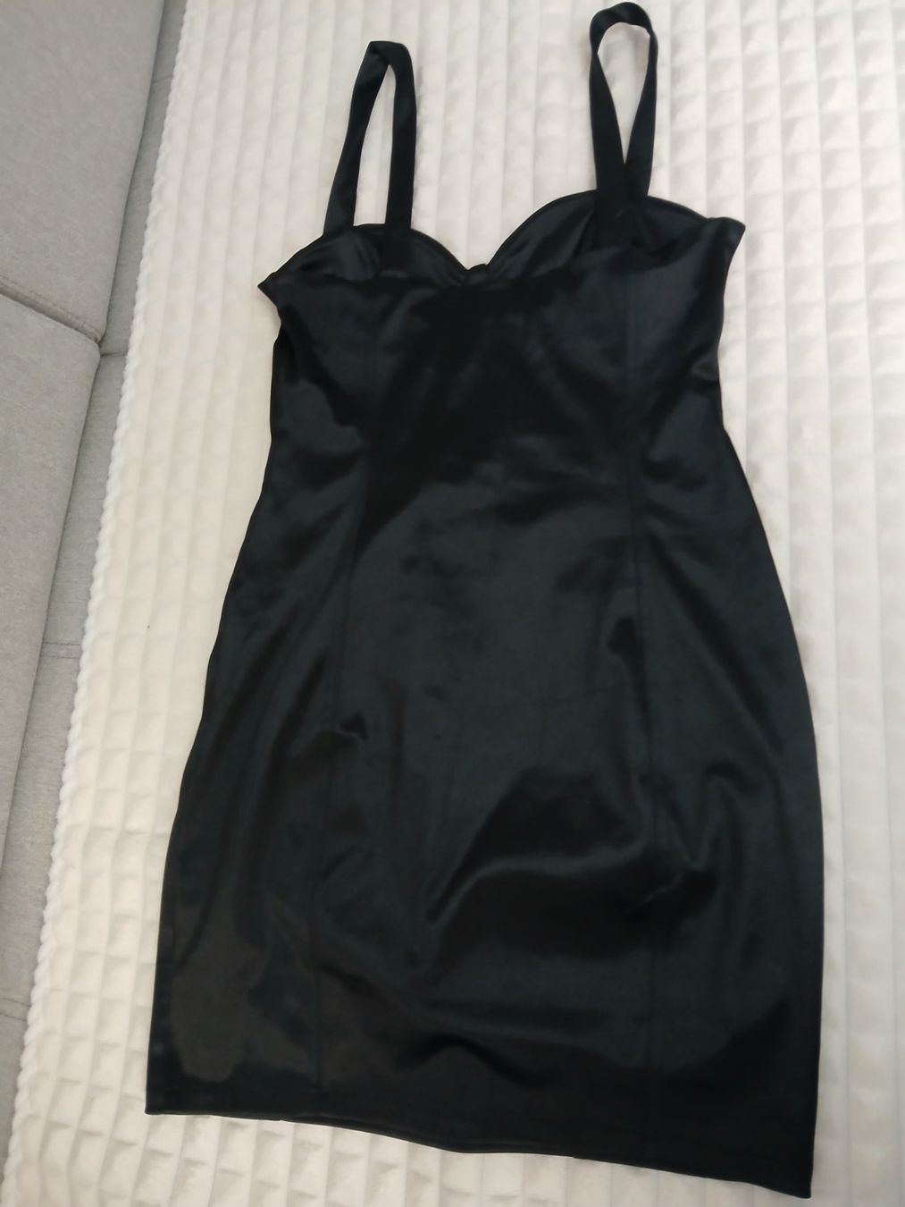 H&M Vestiti: Schwarzes Cocktailkleid, elegant & figurbetont Gr. 36 – Usato da Glattbrugg venduto da hap_8w8v 3