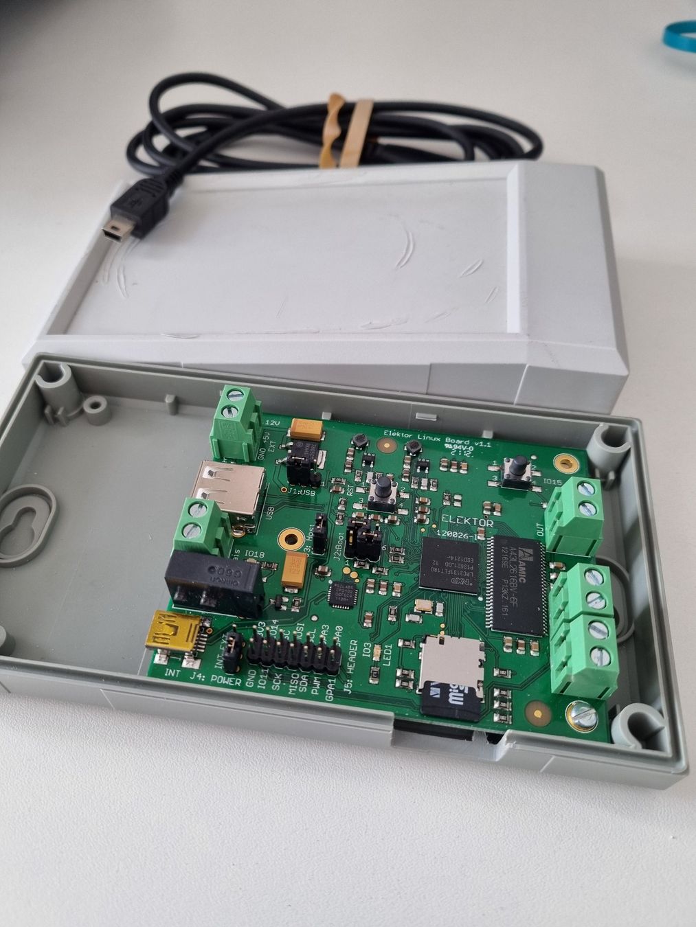 Libri: Linux Embedded Elektor Board – Usato da Muri AG venduto da Dongle0 2