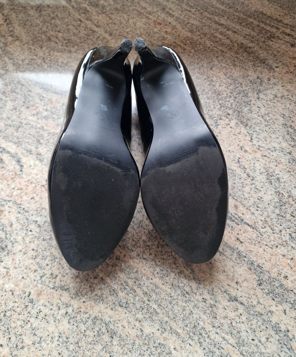 Cube Scarpe da donna: Schwarze Lack Pumps, Grösse 39, neuwertig CUBE – Usato da Falera venduto da Fudax 3