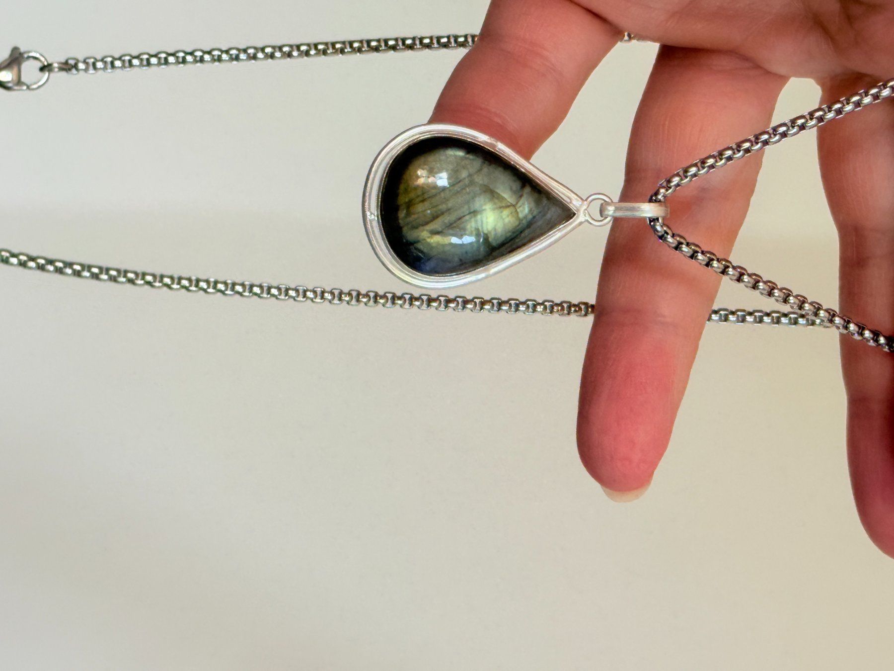 Catenine: Pendentif Labradorite  - Élégant & Unique – Nuovo e nell'imballaggio originale da Genève venduto da AWWA 3