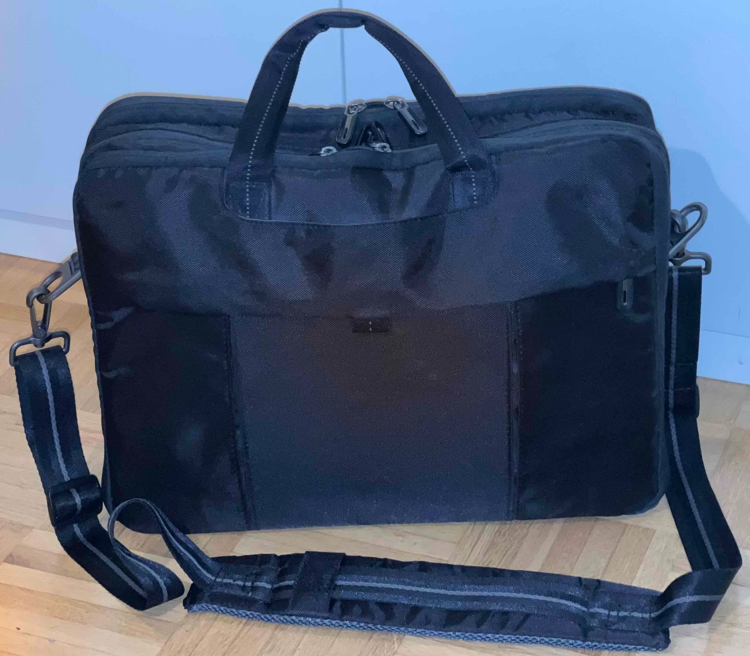 Dell Taschen: Dell Laptoptasche Tasche – Gebraucht aus Zürich von dojoal64 1