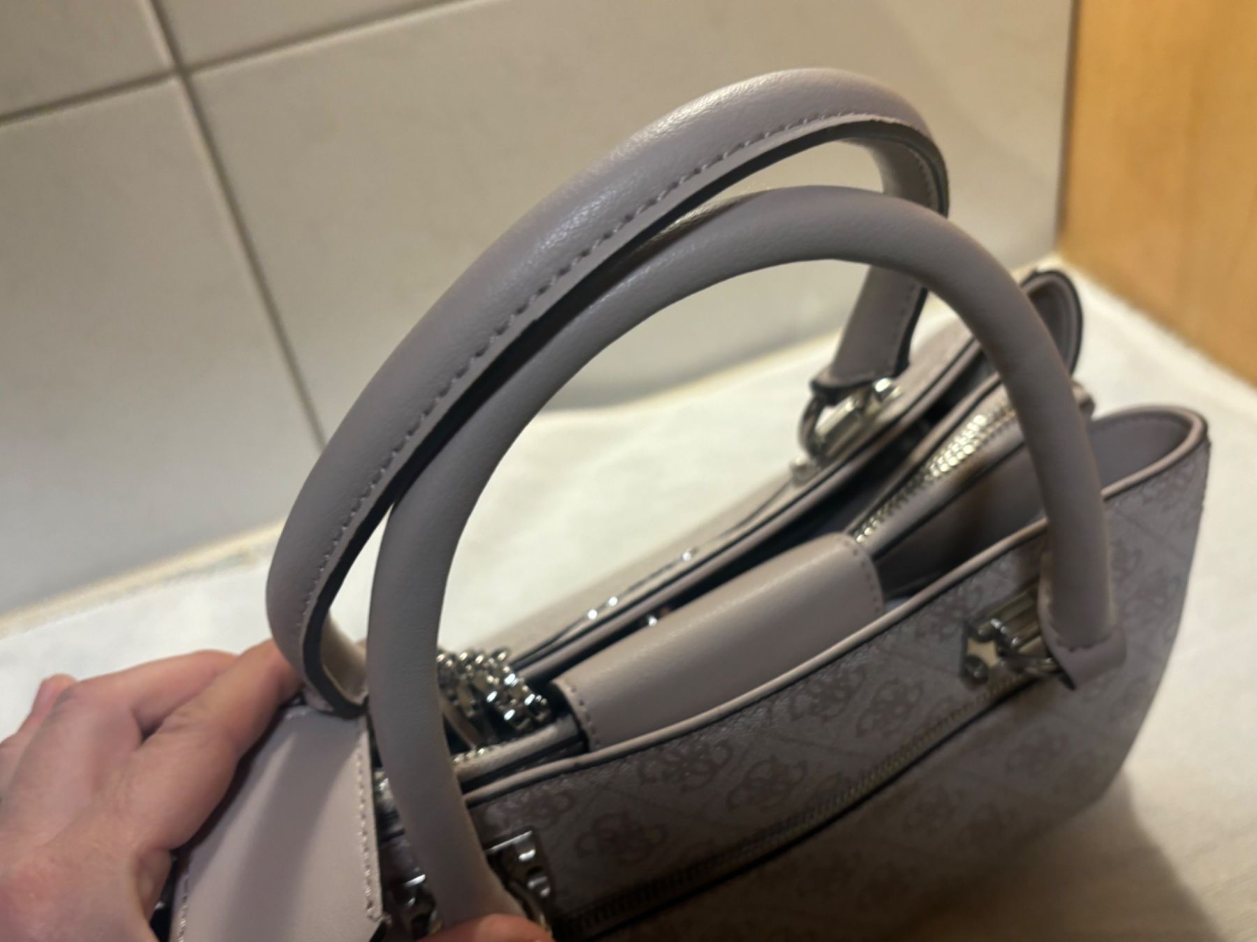 Guess Taschen für Damen: GUESS Tasche – Neu (gemäss Beschreibung) aus Steinen von FIN 3