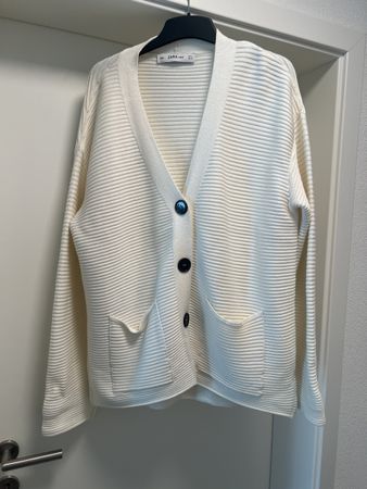 Cardigan Zara élégant, blanc cassé, parfait pour l'automne