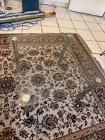 Couchtisch Glas Metall Füsse guter Zustand 55x55cm