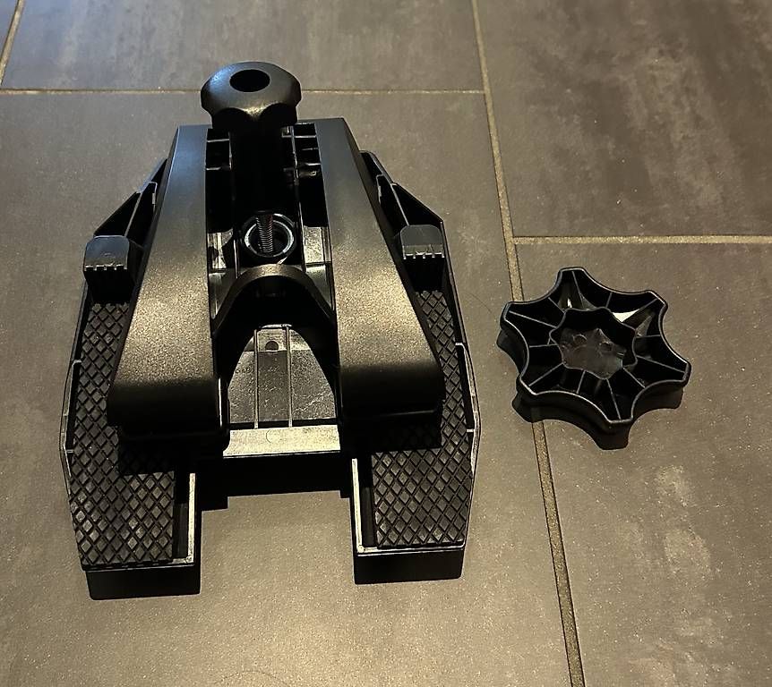 Supporti a parete: Fanatec Tischklemme – Usato da Jona venduto da mat_vtc8 1