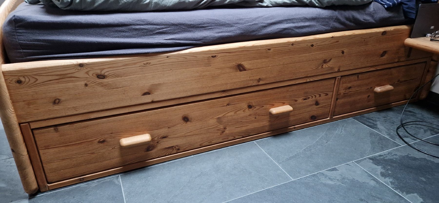 Betten: Doppelbett Massivholz – Gebraucht aus Mastrils von Abns 1