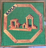 Kapla Holzbausteine in original Holzkiste, rund 260 Stück