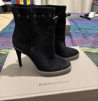 Bottines noir daim BCBGMAXAZRIA