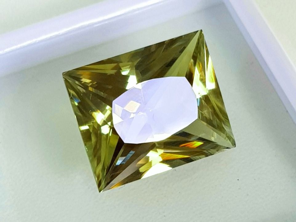 Pietre preziose: CSARITE, Diaspore  mit Zertifikat – Nuovo (secondo la descrizione) da Wolhusen venduto da toni079 2