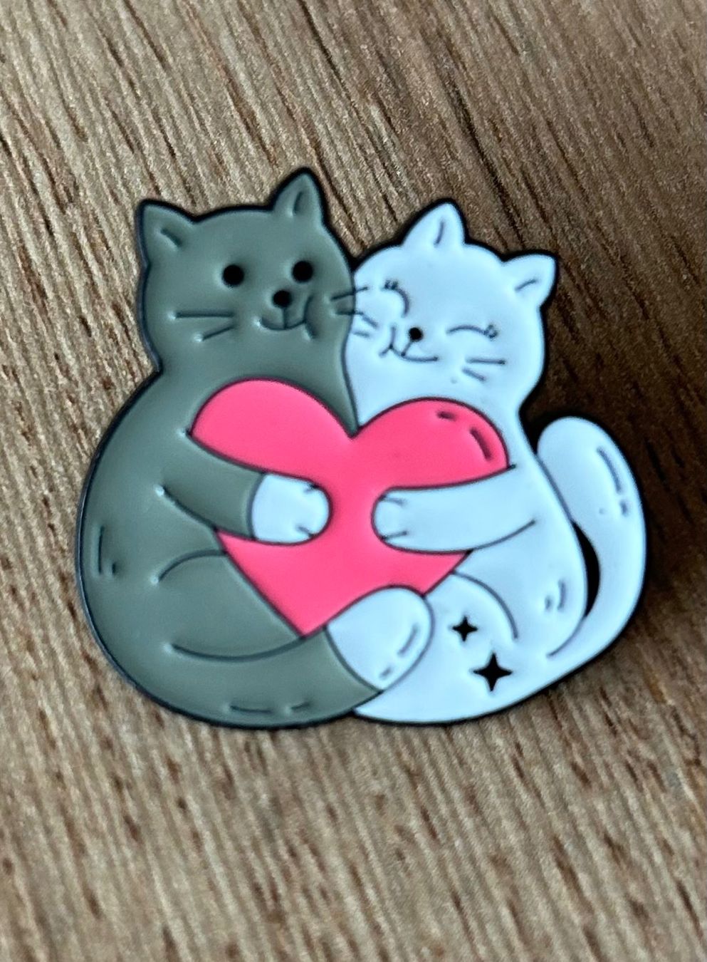 Placchette & Badge: Süsser Pin Katzen Herz – Nuovo e nell'imballaggio originale da Geneve venduto da vane267