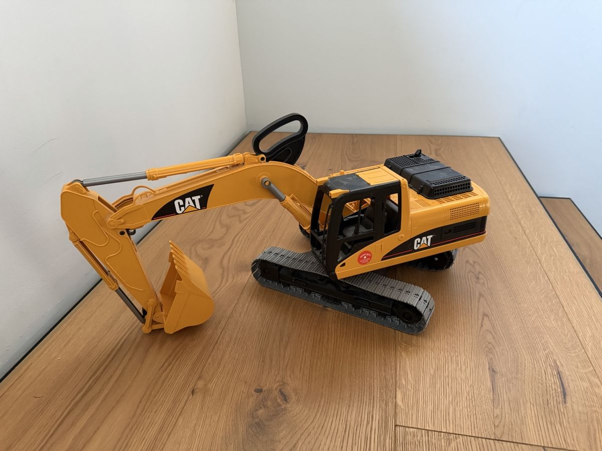 Caterpillar Escavatori: Bruder Cat Schaufelbagger – Usato da Mönchaltorf venduto da jackie_01