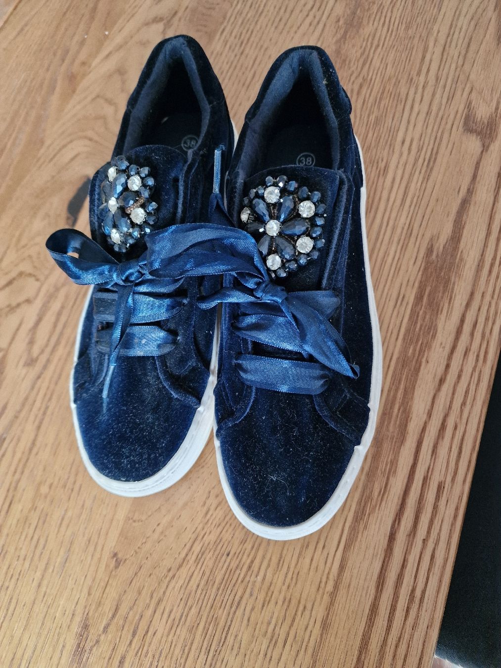 Scarpe da donna: jolie paire de basket excellente état – Nuovo (secondo la descrizione) da Cheseaux sur Lausanne venduto da pan_skd5 1