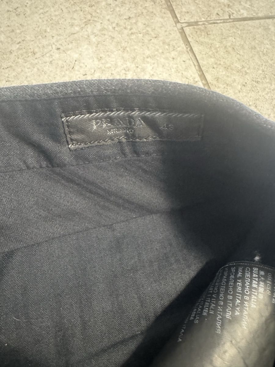 Prada Hosen: Herren Hose PRADA grau Grösse 46 neuwertig – Neu (gemäss Beschreibung) aus Zürich von Loco028 1