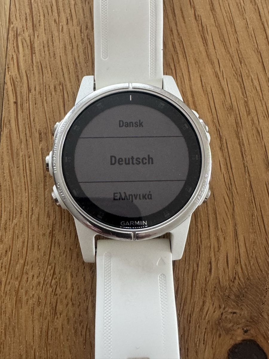 Garmin Smartwatch: Garmin Fenix 5s plus Weiss – D'occasion à Wetzikon ZH par Swiss281 1