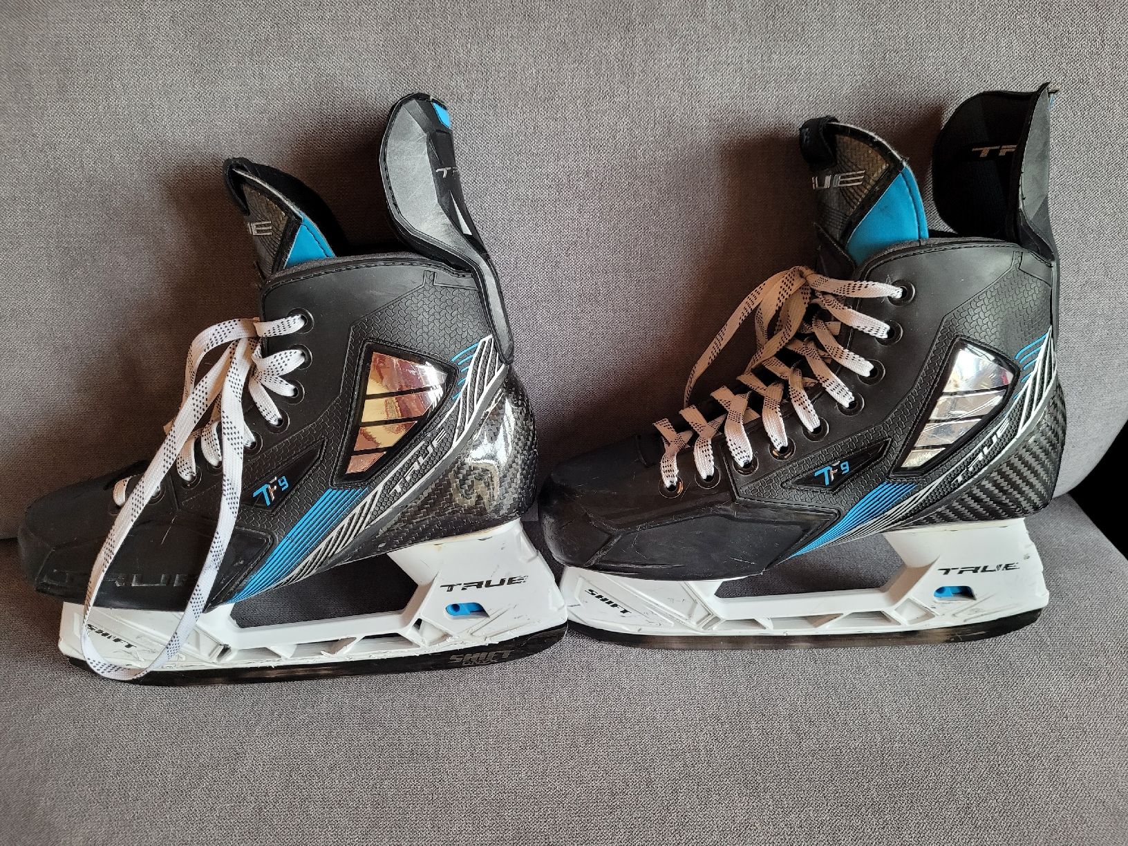 Pattini da ghiaccio: True Eishockey Schlittschuhe Gr.6.5 – Usato da Steffisburg venduto da Gismo49