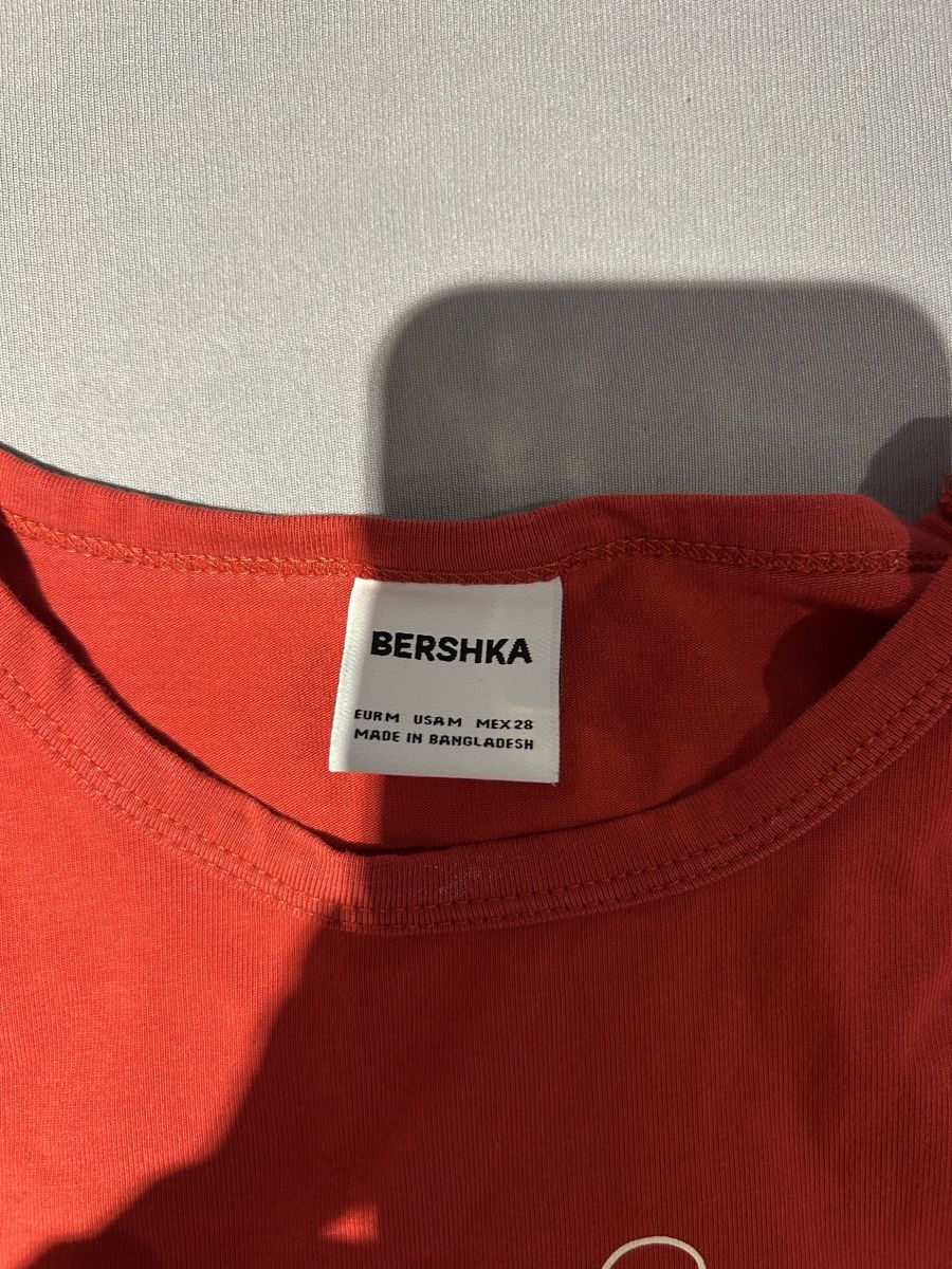Bershka Tops: Bersha rotes Crop Top – Gebraucht aus Neukirch (Egnach) von oli_y86b 1