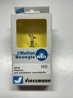 Viessmann H0 5018 Polizist mit Leuchtkelle, Neuwertig!