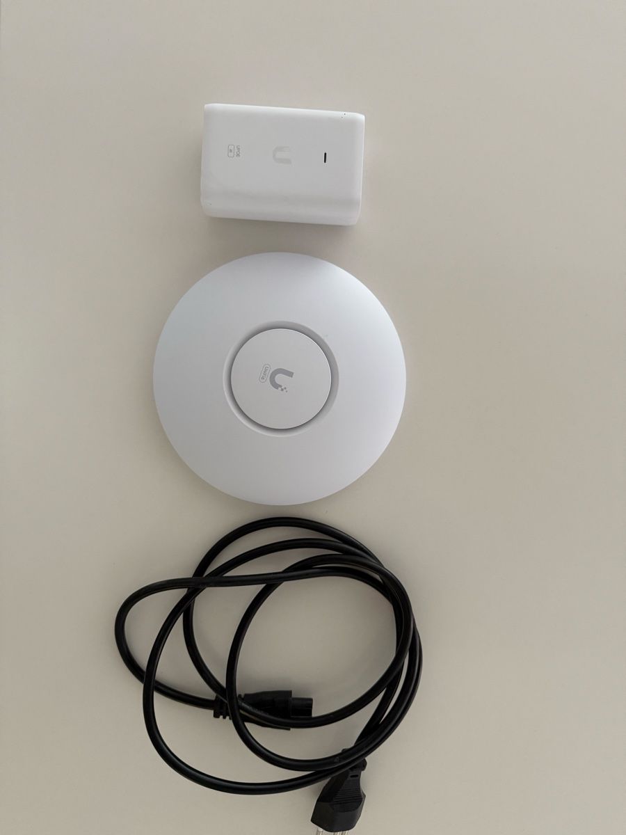 Ubiquiti Wlan: Ubiquiti Access Point 6 + Upoe – Gebraucht aus Camorino von Taz82