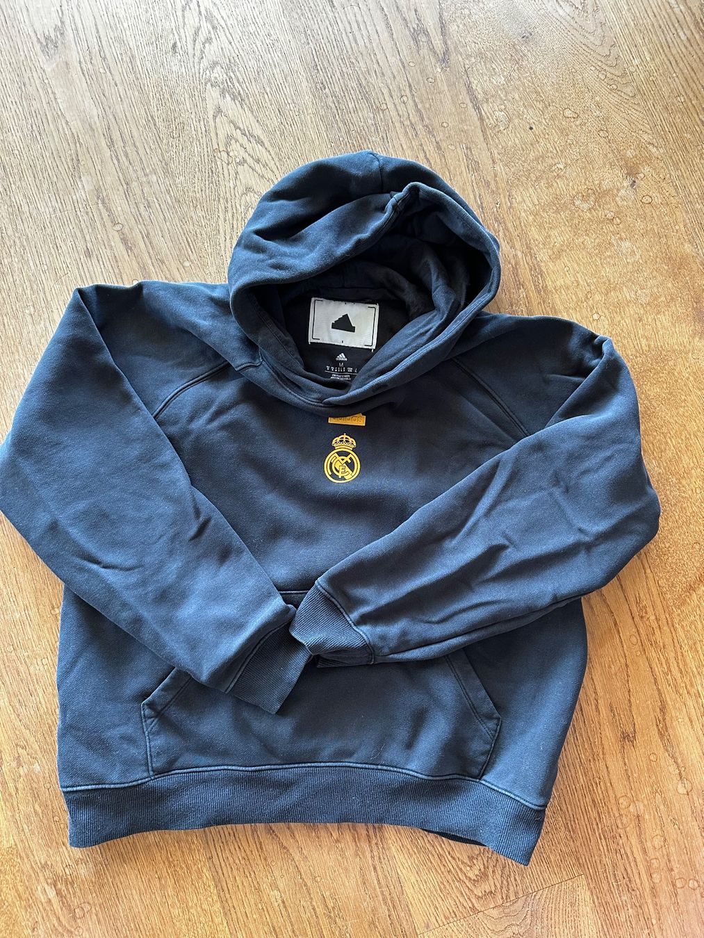 Adidas Pullover & Sweatshirts: Hoodie Real Madrid Grösse M – Gebraucht aus Niederbüren von Hudi_1974