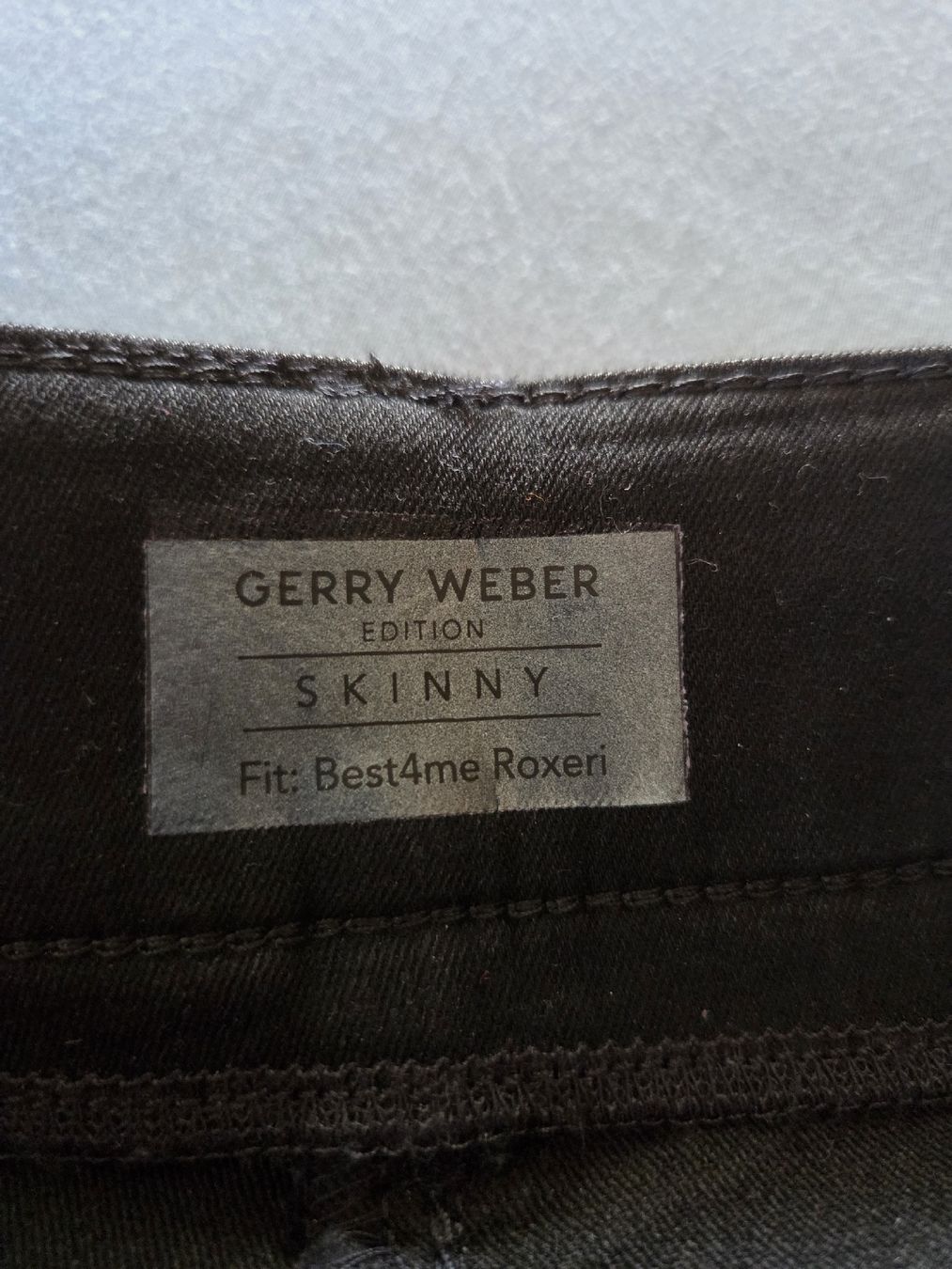 Gerry Weber Jeans: Gerry Weber Hose schwarz – Nuovo e nell'imballaggio originale da Rickenbach Sulz venduto da Kodachrom 2