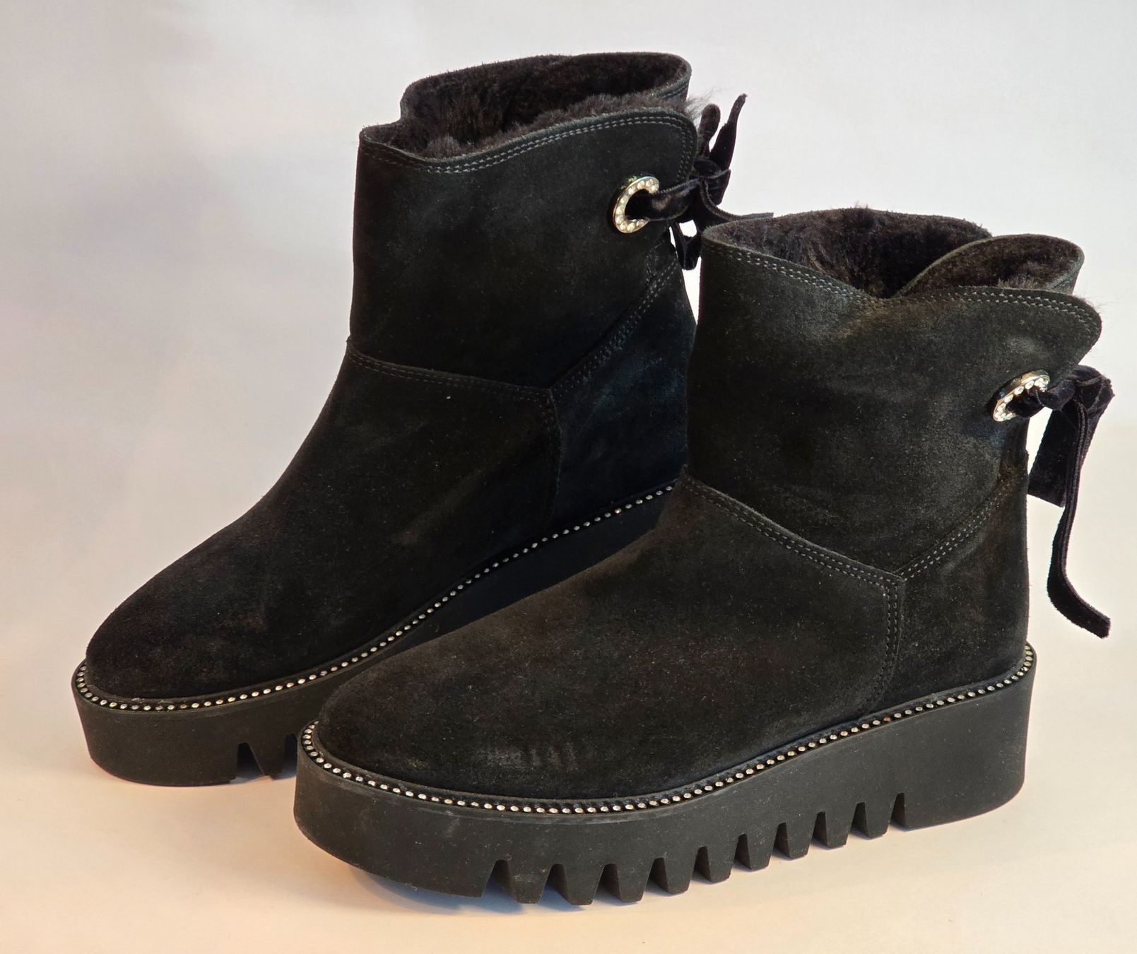 Scarpe da donna: Deckers X Lab Damen Winterstiefel Gr. 37 – Usato da Schaffhausen venduto da Die_Mayonnaise