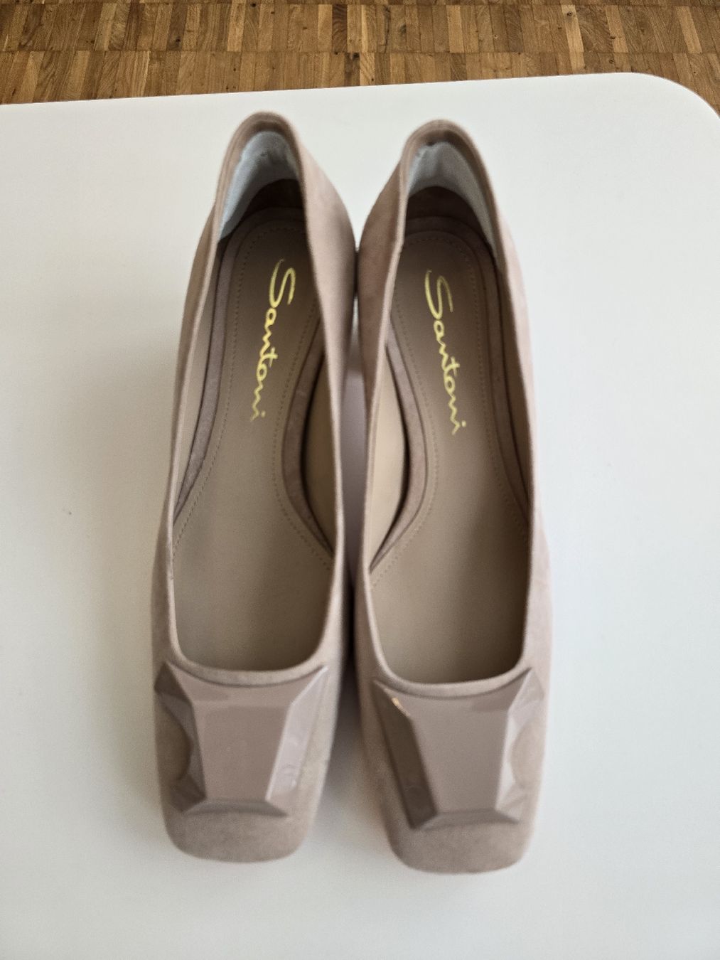 Santoni Scarpe da donna: Santoni Beige Suede Pumps 37 – Nuovo (secondo la descrizione) da Zürich venduto da luethifat