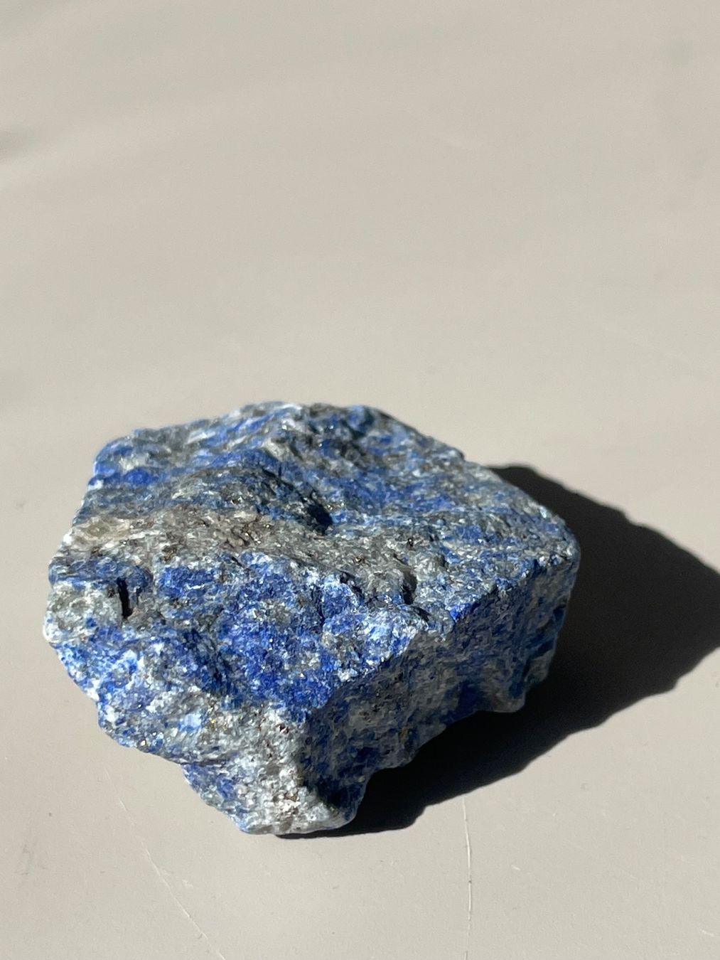 Mineralien & Heilsteine: Lapislazuli-Rohstein – Neu und originalverpackt aus Schiers von sisikristall 1