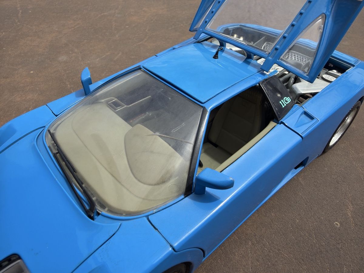 Bburago Voitures modèles: Bugatti EB110 - 1/18 - Bburago – D'occasion à Wolfwil par Rolex1 8