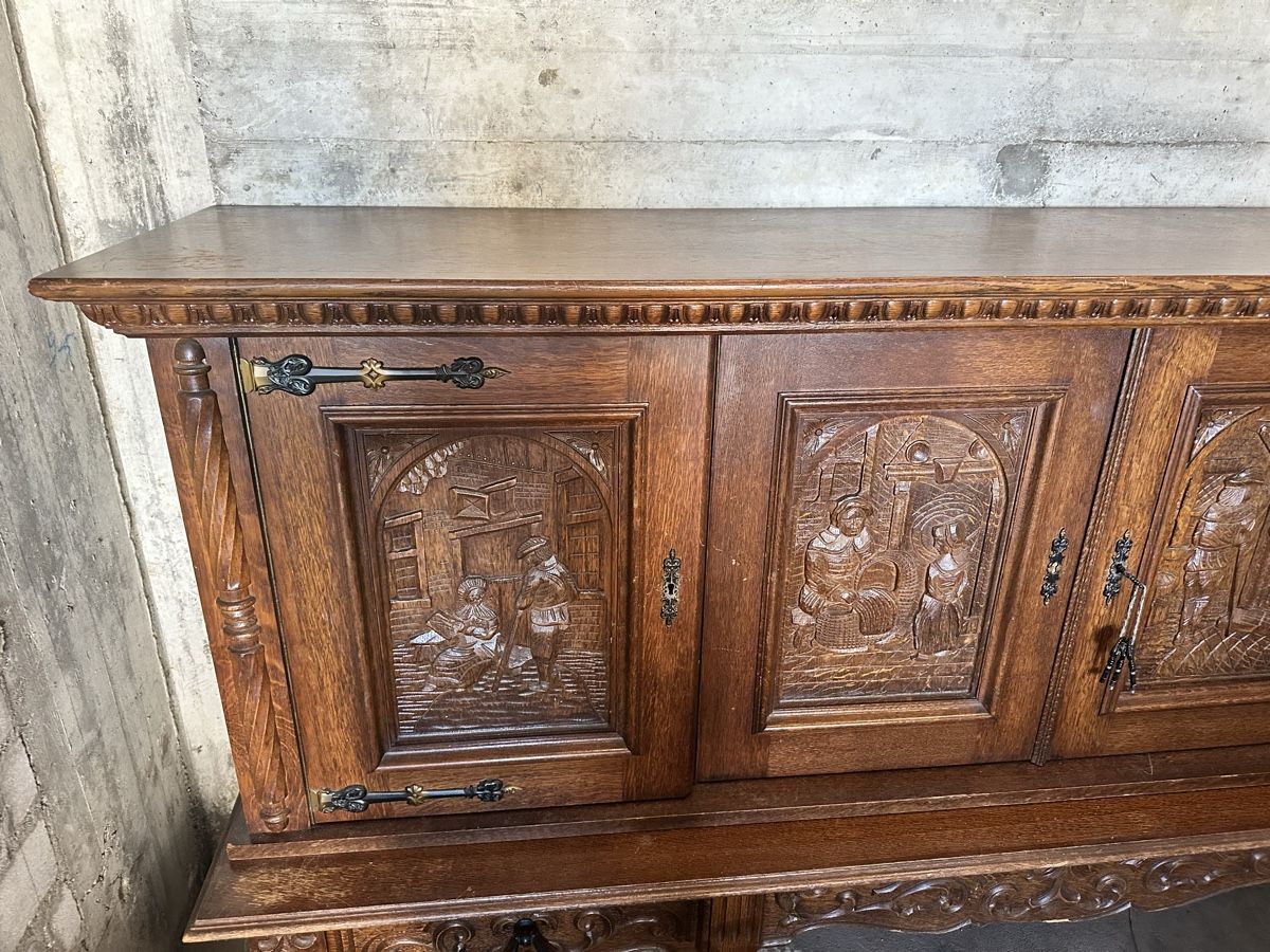 Credenze: Antique Sideboard carved wood 4 doors usable condition – Usato da Spiegel b. Bern venduto da phu_bdy9 2