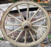 antikes Wagenrad
