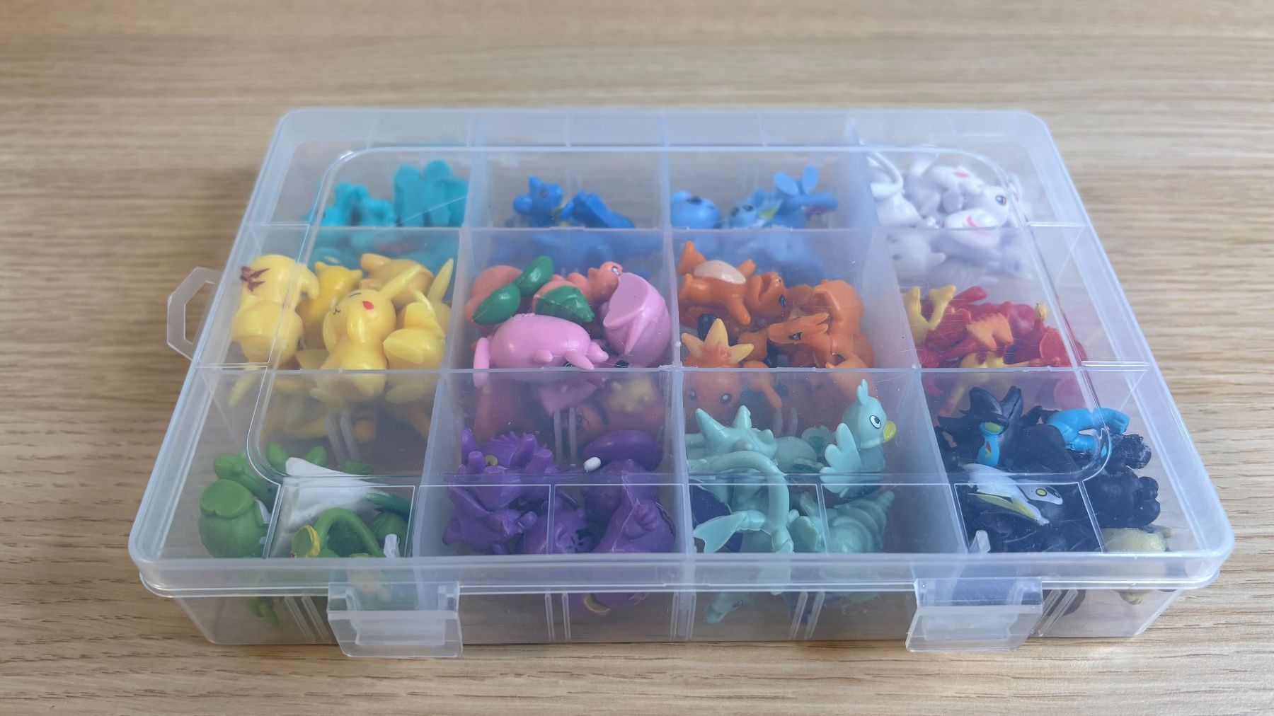 Statuette: Lot de 80 figurines de Pokémon – Usato da Delémont venduto da Loccaze2015
