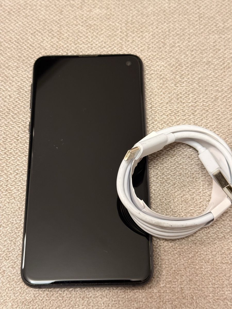Samsung Portables: Samsung S10E – D'occasion à Einigen par iva_86t8