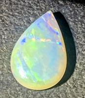 Opal Tropfenform 2.0ct 