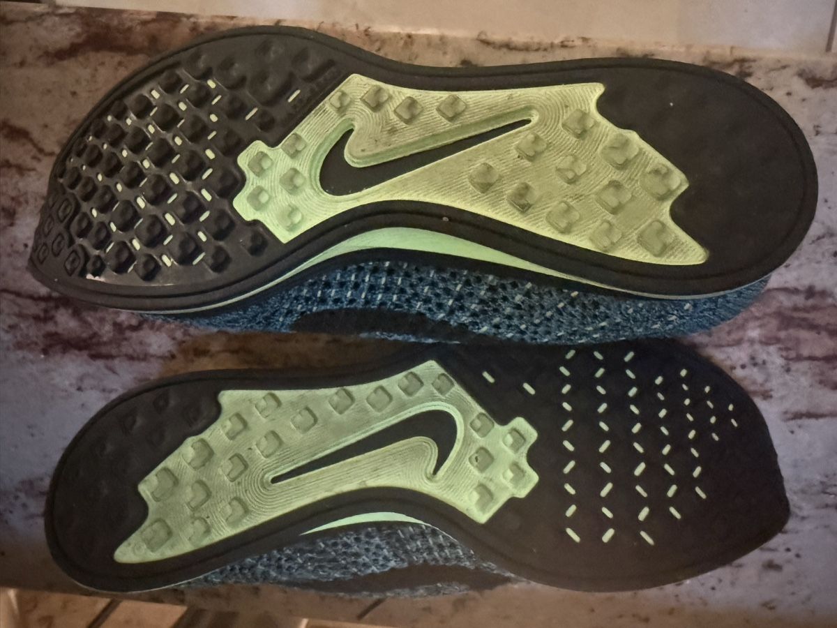 Nike Chaussures hommes: Nike Flyknit Racer Grösse 42.5 neuwertig – Neuf (Voir description) à Bettlach par Mrsdelux 3